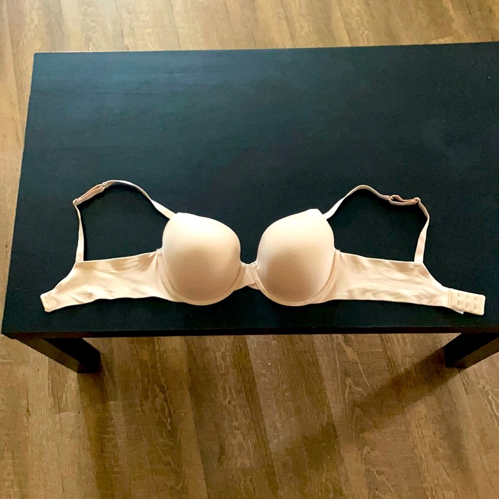 Calvin Klein Women’s padded underwire bra